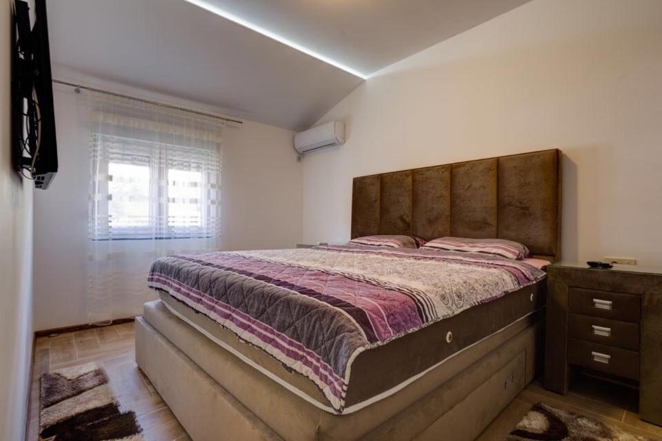 Divino Apartment Тиват Экстерьер фото