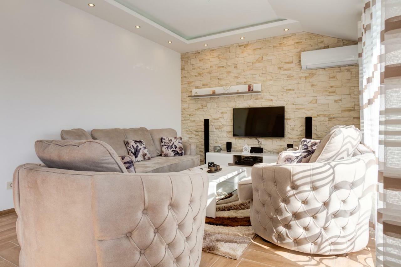 Divino Apartment Тиват Экстерьер фото